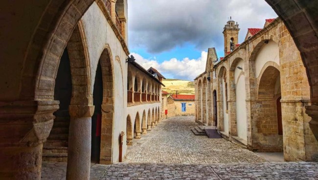 Монастырь Святого Креста Кипр