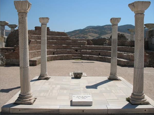 Могила Иоанна Богослова Эфес