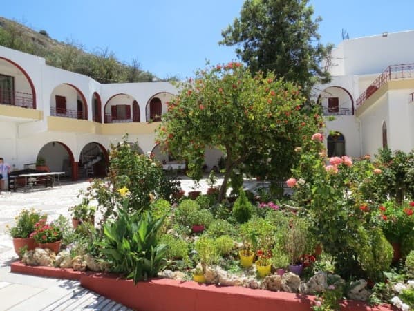 Монастырь святой вмч. Марины клумба